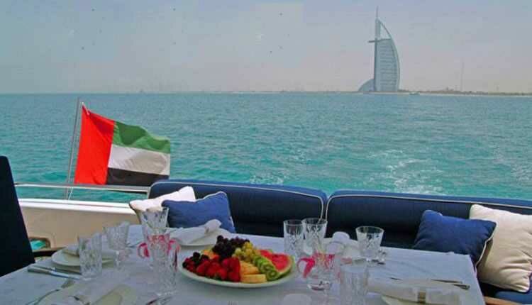 yacht breakfast dubai